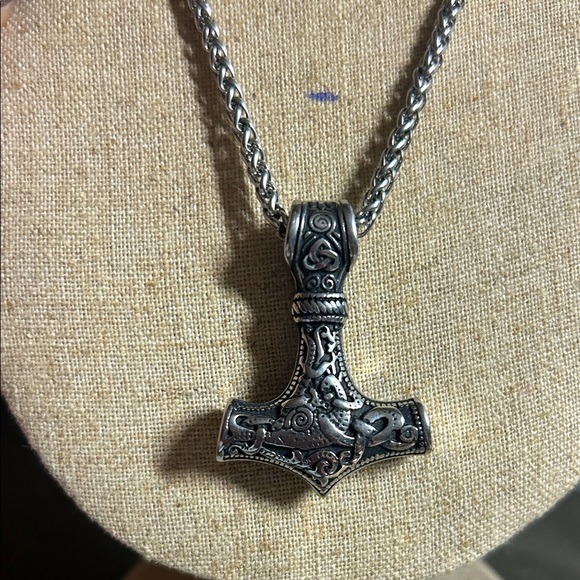 Stainless Thor’s Hammer Pendant Necklace 24 inch chain - Picture 1 of 4